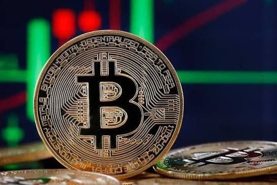 Bitcoin se dispara a $77.000 en las últimas horas